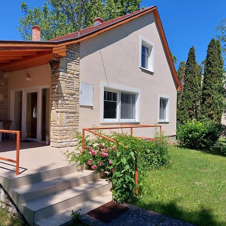 Hostel Zamárdi Екстериор снимка