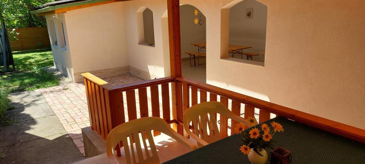 Hostel Zamárdi Екстериор снимка