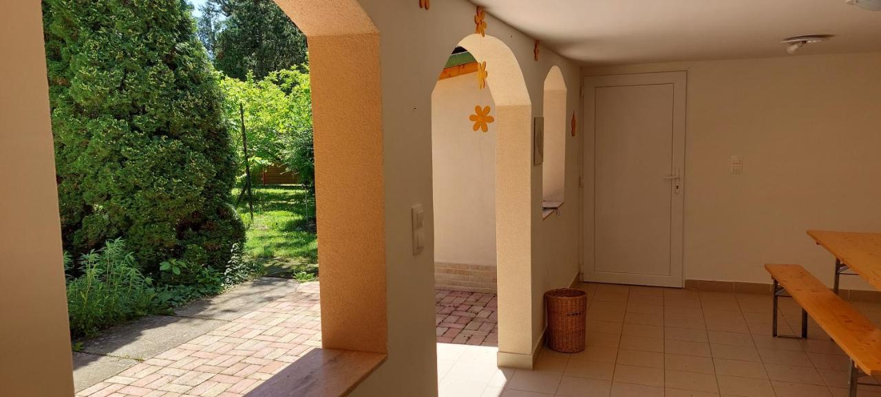 Hostel Zamárdi Екстериор снимка